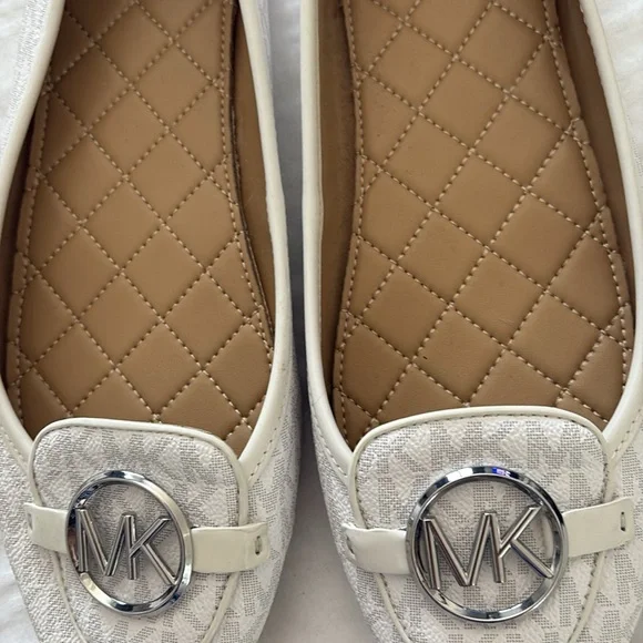 Michael Kors White and Tan Quilted Flats - Picture 4 of 6
